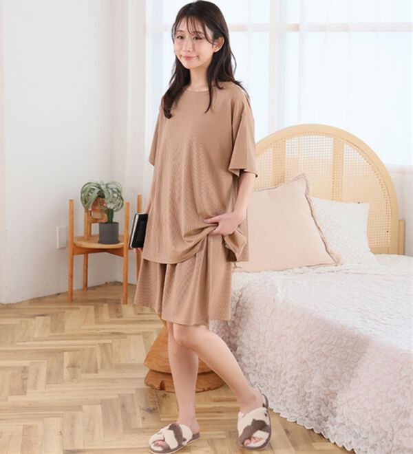 A HAPPY MARILYN（アハッピーマリリン）の「【Ｌ～８Ｌ】タイプが選べる！さらっとろルームウェアセット（パジャマ・ルームウェア）」｜詳細画像