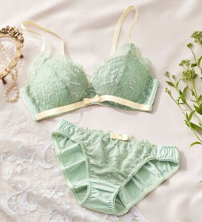 YU'NOW（ユナウ）の「ぷるるん谷間のノンワイヤーブラ＆ショーツセットのラッピングリボン（ブラジャー＆ショーツセット）」