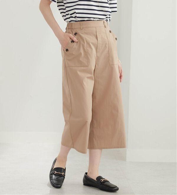 BELLUNA（ベルーナ）の「サラリ綿混ボタン使いキュロットパンツ（その他パンツ）」｜ベージュ