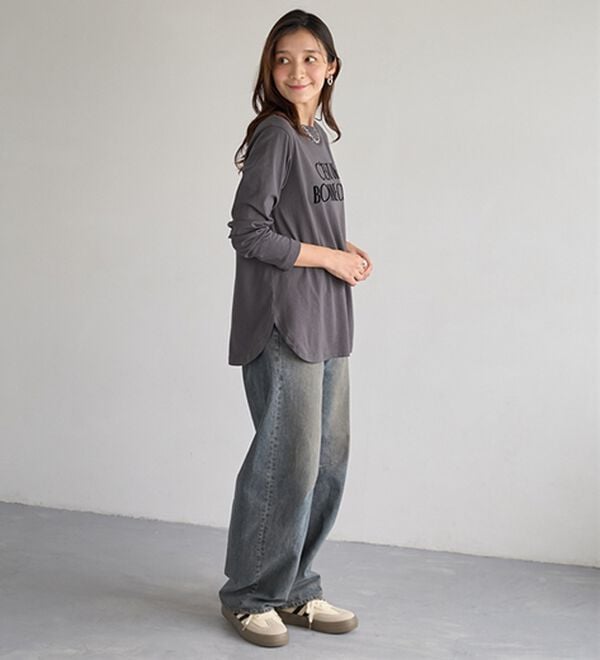 BELLUNA（ベルーナ）の「綿１００％素材フロッキーロゴ長袖Ｔシャツ（Tシャツ）」｜詳細画像