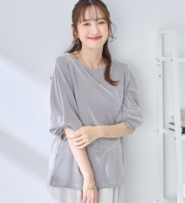 alotta（アロッタ）の「さらっと軽い綿混ストライプ袖タックプルオーバー（ブラウス）」｜ネイビー系