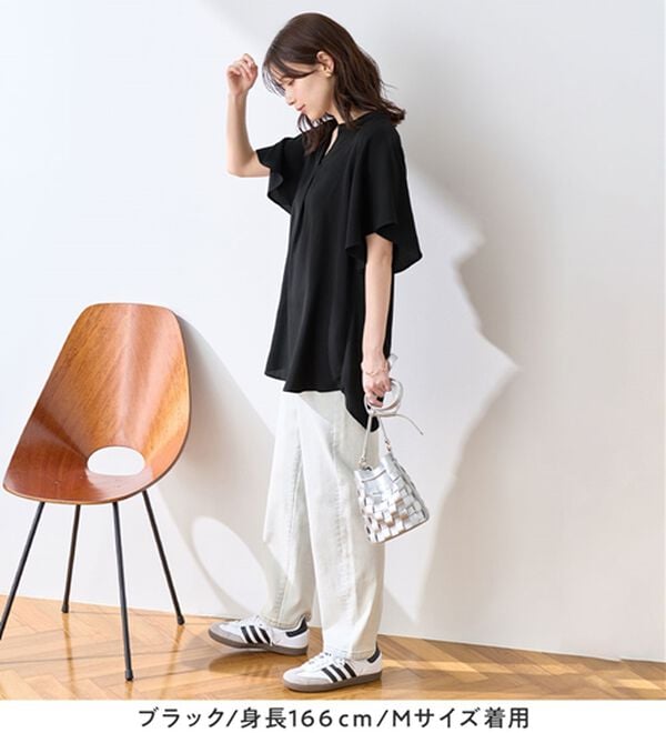 Viola e Viola（ヴィオラ エ ヴィオラ）の「【選べる２丈】さらっと涼感フレアスリーブブラウス（ブラウス）」｜詳細画像