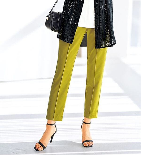 BELLUNA（ベルーナ）の「冷感キレイ見え！美脚テーパードパンツ（テーパードパンツ）」｜イエロー