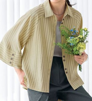 BELLUNA（ベルーナ）の「すっきり見えて体型隠しストライプワイドシャツ（シャツ）」｜ベージュ系