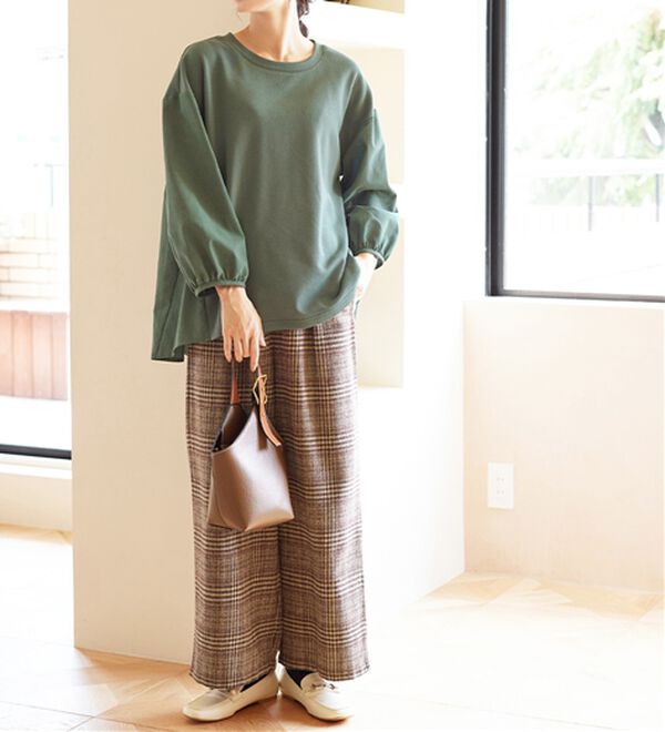 Viola e Viola（ヴィオラ エ ヴィオラ）の「綿混ミニ裏毛異素材切替フレアートップス（カットソー）」｜詳細画像