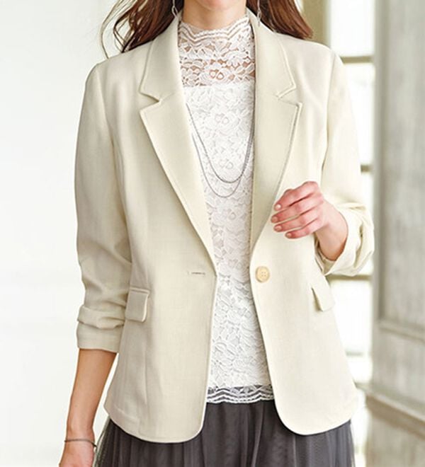 BELLUNA（ベルーナ）の「＜楽スタフィット＞テーラードジャケット（テーラードジャケット）」｜アイボリー