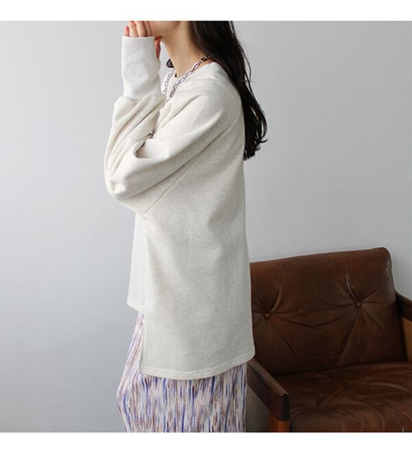 GeeRA（ジーラ）の「指穴デザイン刺しゅうロゴスウェット（トレーナー・スウェット）」｜詳細画像