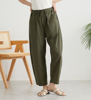 BELLUNA（ベルーナ）の「綿スラブ素材タックデザインコクーンパンツ（フルレングスパンツ）」｜カーキ