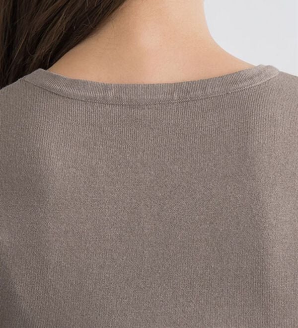 Pierrot（ピエロ）の「【洗濯機で洗える】ＯＮ／ＯＦＦシルクタッチノースリーブニット（ニット・セーター）」｜詳細画像