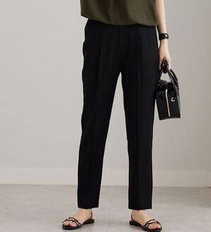 BELLUNA（ベルーナ）の「冷感キレイ見え！美脚テーパードパンツ（テーパードパンツ）」｜黒