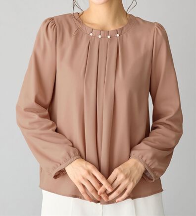 alotta（アロッタ）の「あったか裏地付ネックパールブラウス（ブラウス）」