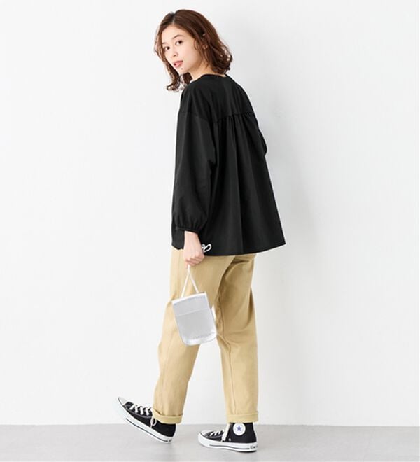 Viola e Viola（ヴィオラ エ ヴィオラ）の「なめらかポンチ異素材切替フレアートップス（カットソー）」｜詳細画像