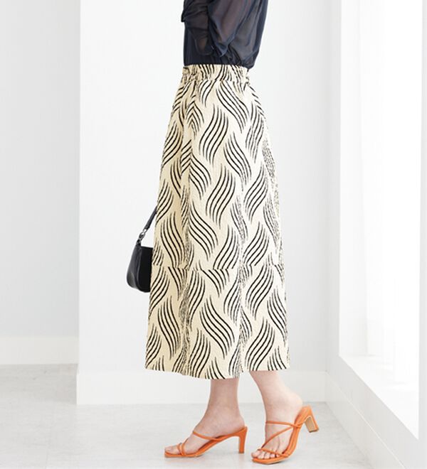 BELLUNA（ベルーナ）の「【Ｌａｇｒｉｌｕａ】フロッキープリント使いフレアースカート（ロングスカート）」｜詳細画像