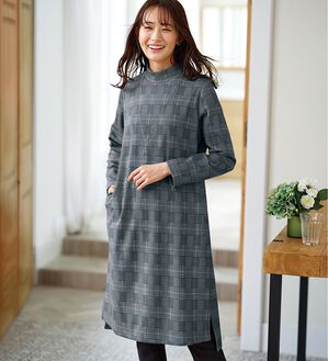 BELLUNA（ベルーナ）の「まるで着る毛布！静電防止付裏ファーお出かけワンピース（カットソーワンピース）」｜詳細画像