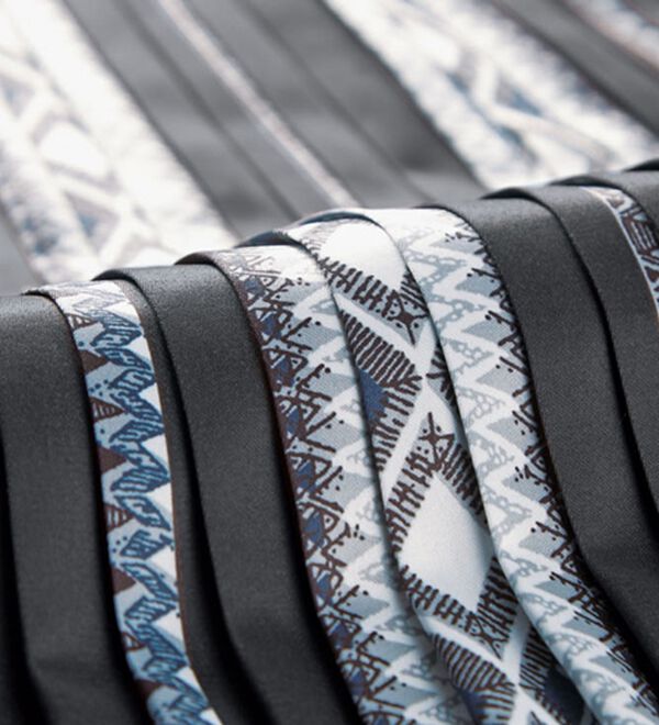 BELLUNA（ベルーナ）の「柄プリーツ切替ニットチュニック（チュニック）」｜詳細画像