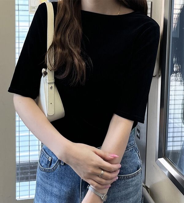 GeeRA（ジーラ）の「ベロアバックオープンカットソー（カットソー）」｜詳細画像