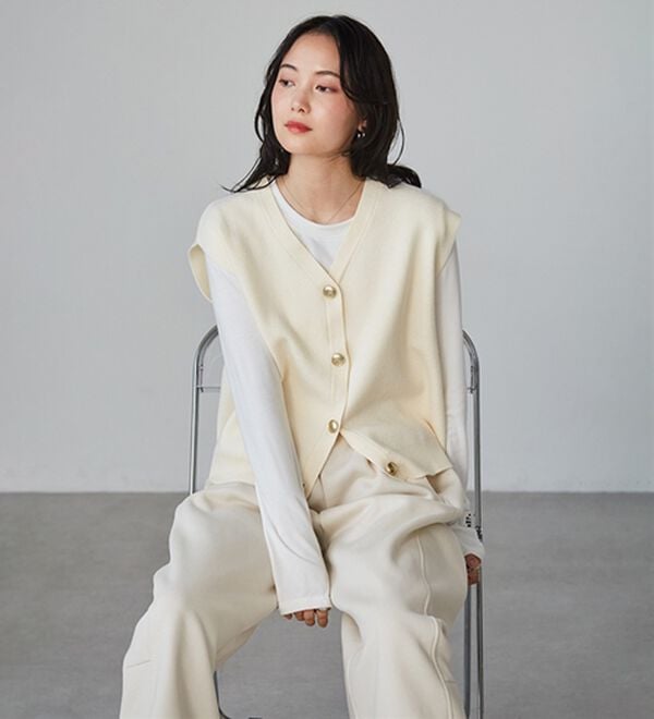 RANAN（ラナン）の「【ムースタッチ】洗える！ゴールド調ボタンニットベスト（ベスト）」｜詳細画像