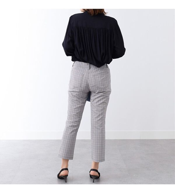 BELLUNA（ベルーナ）の「ウルトラ美脚ストレッチアンクルパンツ（クロップドパンツ）」｜詳細画像