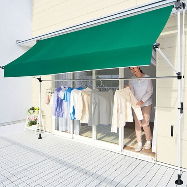 「物干し竿付つっぱり日よけスクリーン（エクステリア・屋外器具）」｜グリーン