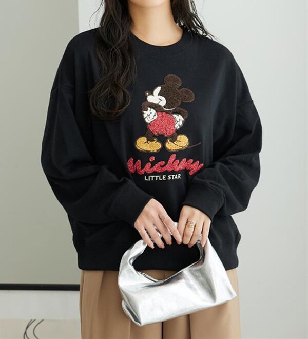 Disney＞【ミッキー】サガラ刺しゅう裏毛トレーナー - ベルーナ