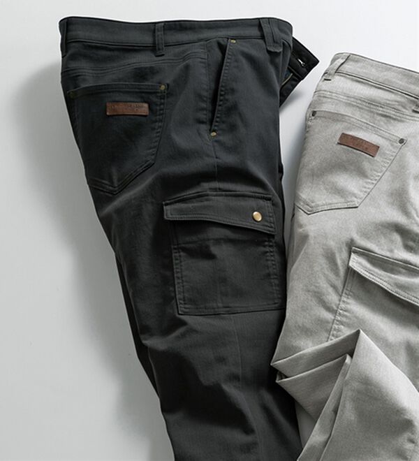 「＜コムルヴァン・オム＞キレイ目に着こなす大人のカーゴパンツ（メンズフルレングスパンツ）」｜チャコール
