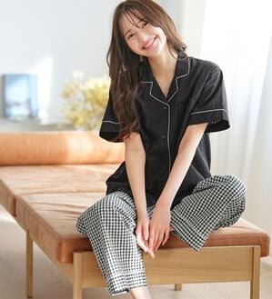 YU'NOW（ユナウ）の「【半袖＋ロングパンツ】綿１００％サッカーシャツパジャマ（パジャマ・ルームウェア）」｜ブラック