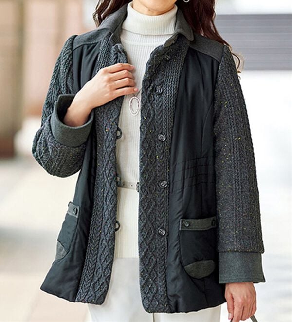 BELLUNA（ベルーナ）の「カラーネップニット切替中わたコート（ハーフコート）」｜チャコール系