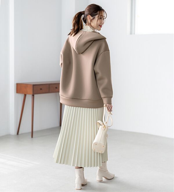 BELLUNA（ベルーナ）の「肩が疲れにくい！マシュマロ感覚ジップフーディー（ブルゾン）」｜詳細画像