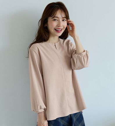 BELLUNA（ベルーナ）の「きれい見えジョーゼット素材ホック使いＴブラウス（ブラウス）」