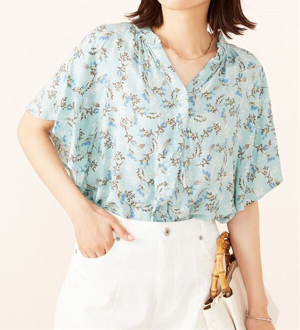 BELLUNA（ベルーナ）の「レーヨン素材袖フレアーブラウス（ブラウス）」｜詳細画像