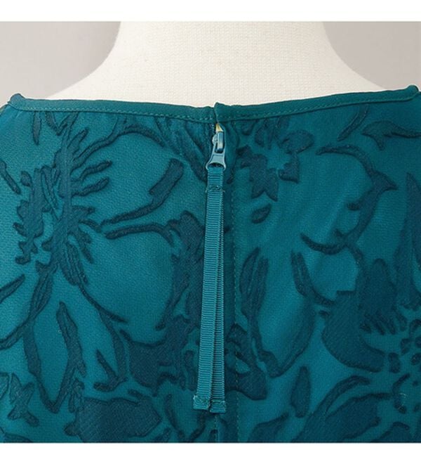 BELLUNA（ベルーナ）の「花柄オパール素材ケープ付ワンピース（プリントワンピース）」｜詳細画像