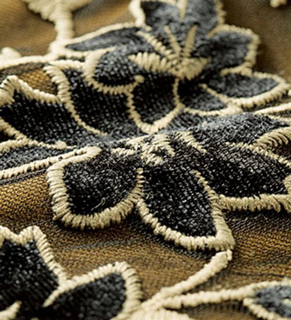 BELLUNA（ベルーナ）の「ベロア花柄チュール重ねチュニック（チュニック）」｜詳細画像