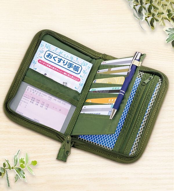 「お薬手帳ケース（財布・パスケース）」｜芝犬×梅