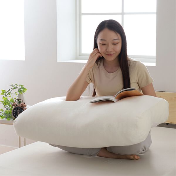 iellio（イエリオ）の「もっちもちボリューム足枕＜フットピロー・抱き枕・クッション・脚枕＞（枕）」｜詳細画像