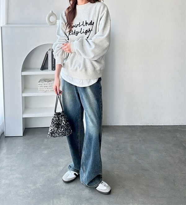 GeeRA（ジーラ）の「コードロゴ刺繍オーバーサイズ裏起毛スウェット（トレーナー・スウェット）」｜詳細画像