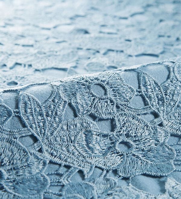 BELLUNA（ベルーナ）の「花柄モチーフレースチュニック（チュニック）」｜詳細画像