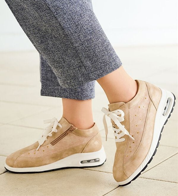 BELLUNA（ベルーナ）の「５Ｅ厚底スタッズ使いスニーカー（スニーカー）」｜詳細画像