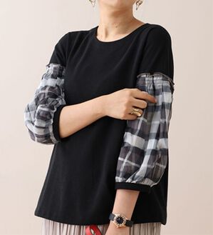 BELLUNA（ベルーナ）の「袖チェック柄切替プルオーバー（チュニック）」｜黒系