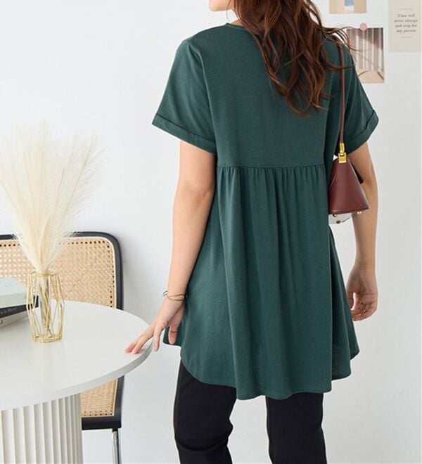 Viola e Viola（ヴィオラ エ ヴィオラ）の「すっきり魅せ切替Ａラインチュニック（チュニック）」｜詳細画像