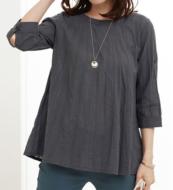 BELLUNA（ベルーナ）の「【店舗・ネット限定】シャドーストライプ素材タック使いブラウス（ブラウス）」｜詳細画像