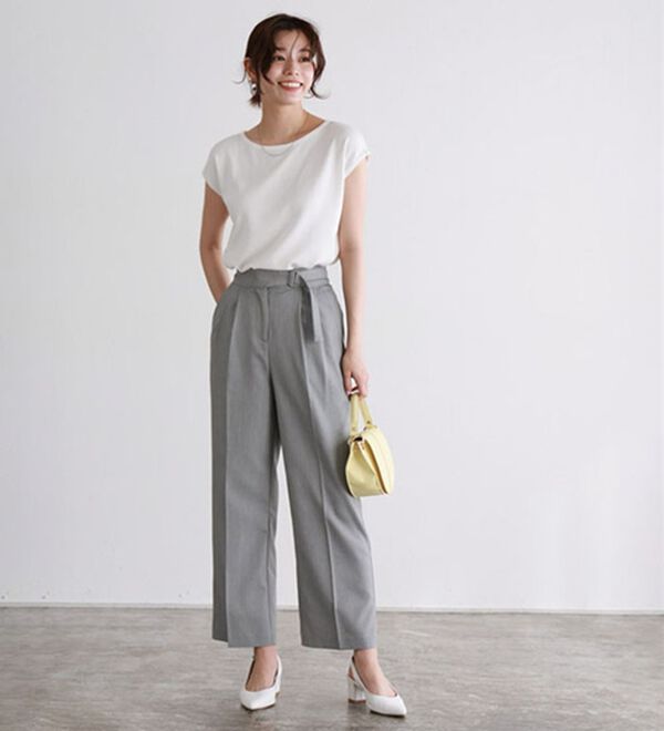 Pierrot（ピエロ）の「【選べる２ネック】シルクタッチフレンチスリーブニット（ニット・セーター）」｜詳細画像