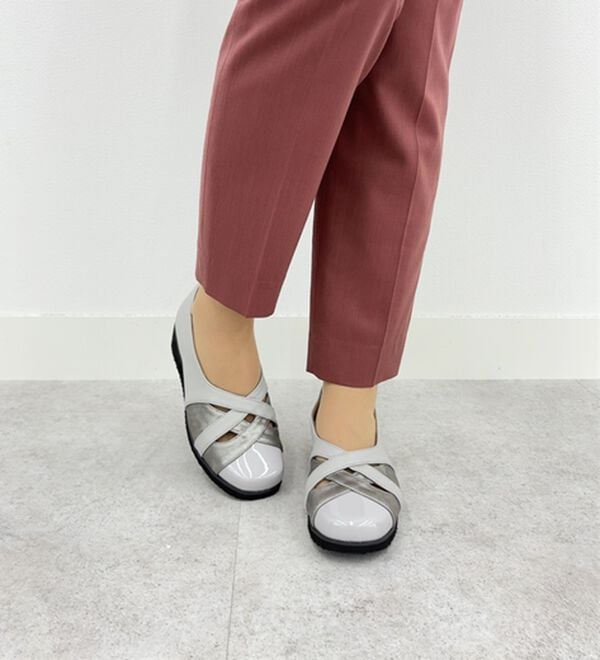 BELLUNA（ベルーナ）の「５Ｅクロスデザイン配色パンプス（パンプス）」｜詳細画像