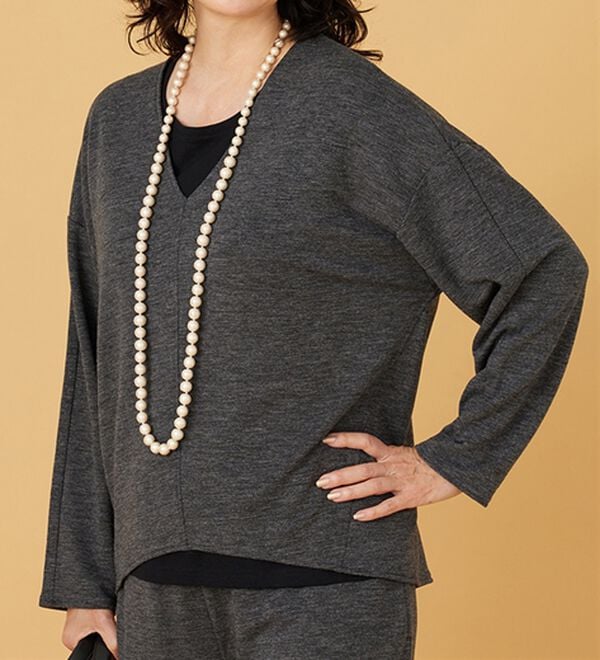 BELLUNA（ベルーナ）の「キレイ見えVネックプルオーバー（カットソー）」｜詳細画像