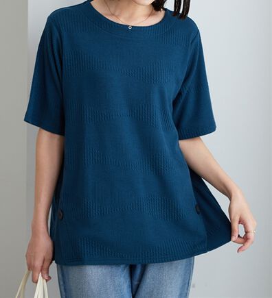 BELLUNA（ベルーナ）の「波柄ジャカード素材裾ボタンチュニック（チュニック）」