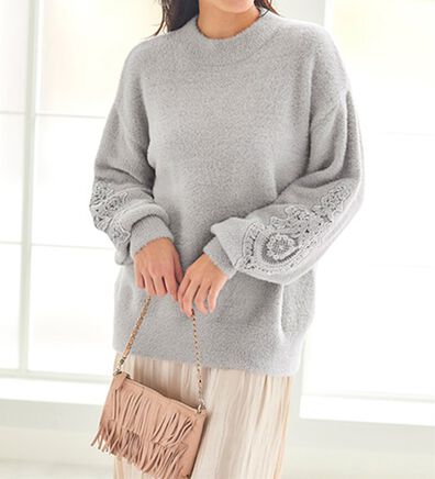 BELLUNA（ベルーナ）の「ふんわりシャギー袖レース使いセーター（ニット・セーター）」