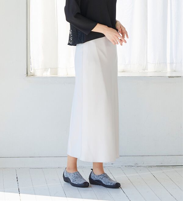 BELLUNA（ベルーナ）の「ゆったりワイズのびの～びウェッジシューズ（パンプス）」｜詳細画像