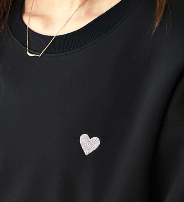 GeeRA（ジーラ）の「ロゴ＆ハート刺しゅう裏起毛スウェット（トレーナー・スウェット）」｜詳細画像