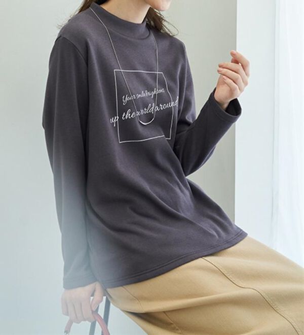 BELLUNA（ベルーナ）の「まるで着る毛布！静電防止付裏ファーロゴプルオーバー（カットソー）」｜詳細画像