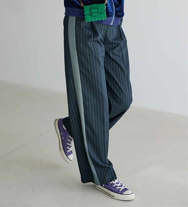 RANAN（ラナン）の「サイドラインシルエットパンツ（フルレングスパンツ）」｜ネイビーストライプ／グレー
