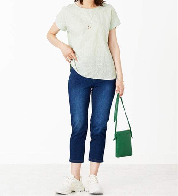 BELLUNA（ベルーナ）の「刺しゅうレース切替プルオーバー（カットソー）」｜詳細画像